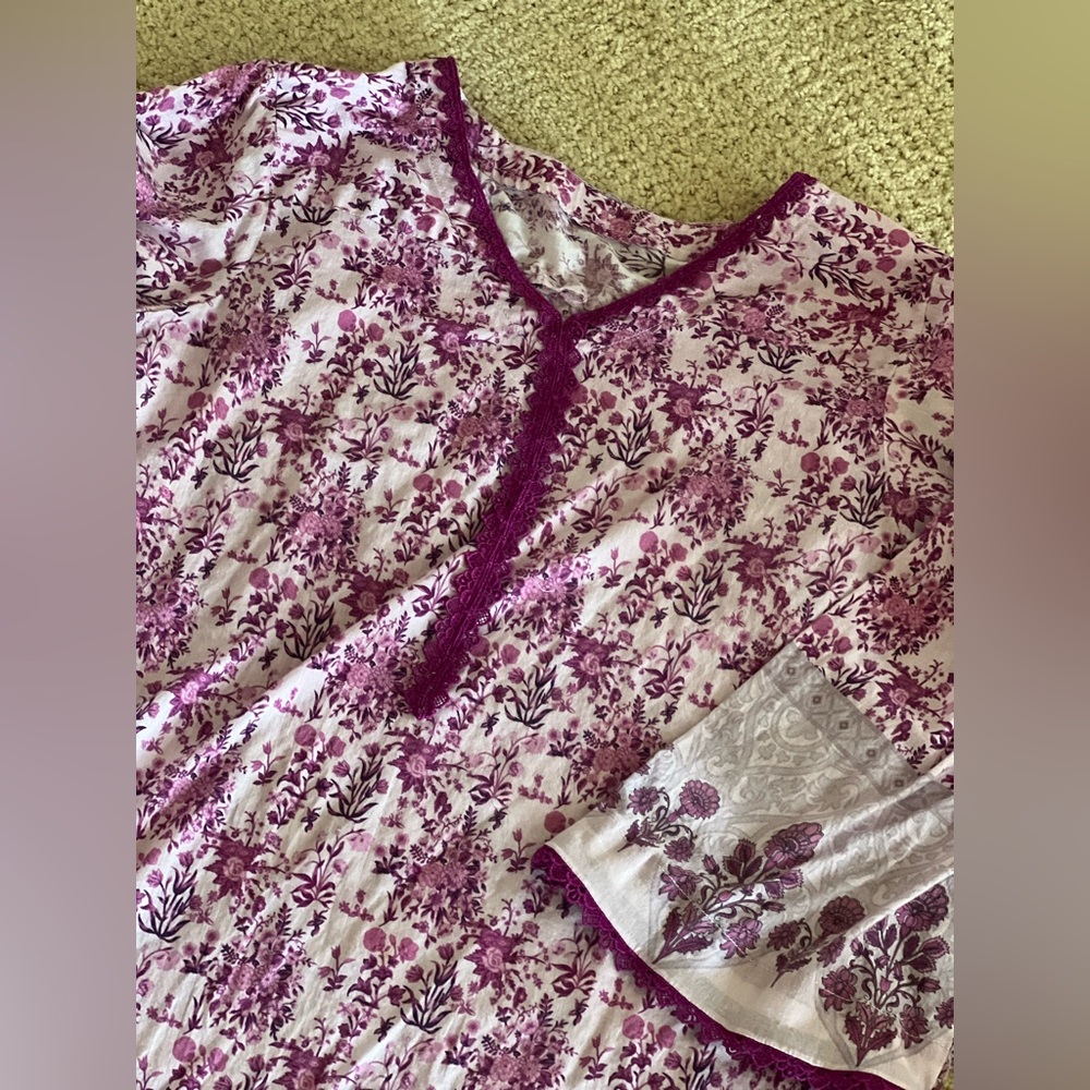 Floral Purple 2 pieces Indian Pakistani dress - Picture 2 of 5